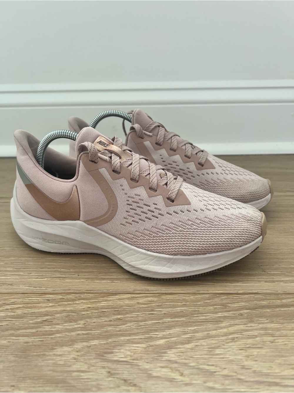 Nike Winflow 6 Air Zoom Stone Mauve Running Shoe Women Size 7 Sneaker